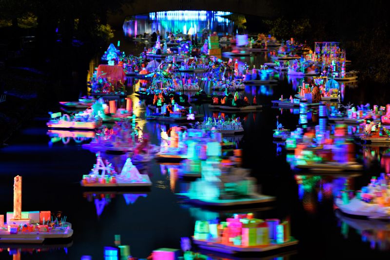 Glow 2017